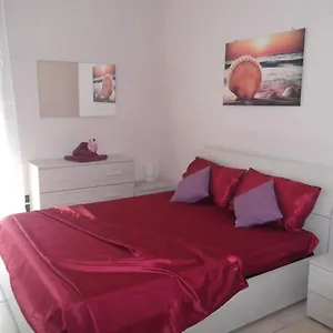 https://attico-trilocale-con-solarium-a-borghetto-santo-spirito.hotelitalianriviera.com